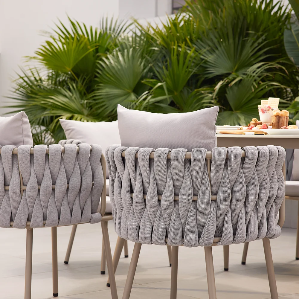 Outdoor Dining Set – Bộ Bàn Ghế Ngoài Trời Dây Đan Cao Cấp Cho Sân Vườn Sang Trọng