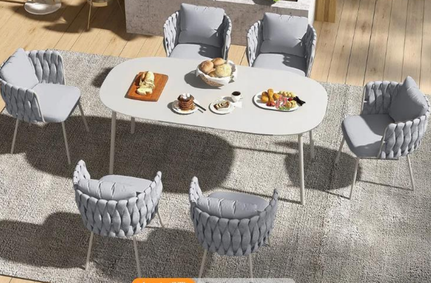 Outdoor Dining Set – Bộ Bàn Ghế Ngoài Trời Dây Đan Cao Cấp Cho Sân Vườn Sang Trọng